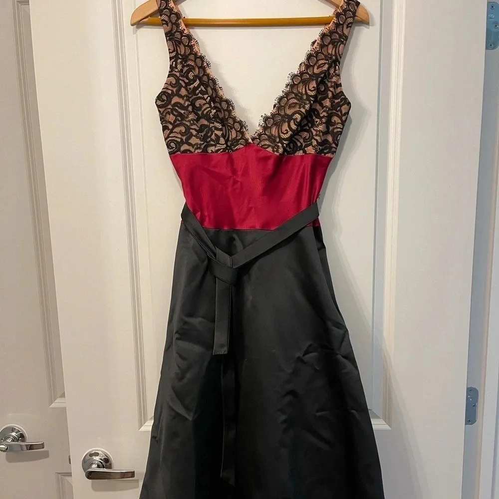 NWT Laundry By Shelli Segal Dress Size‎ 2